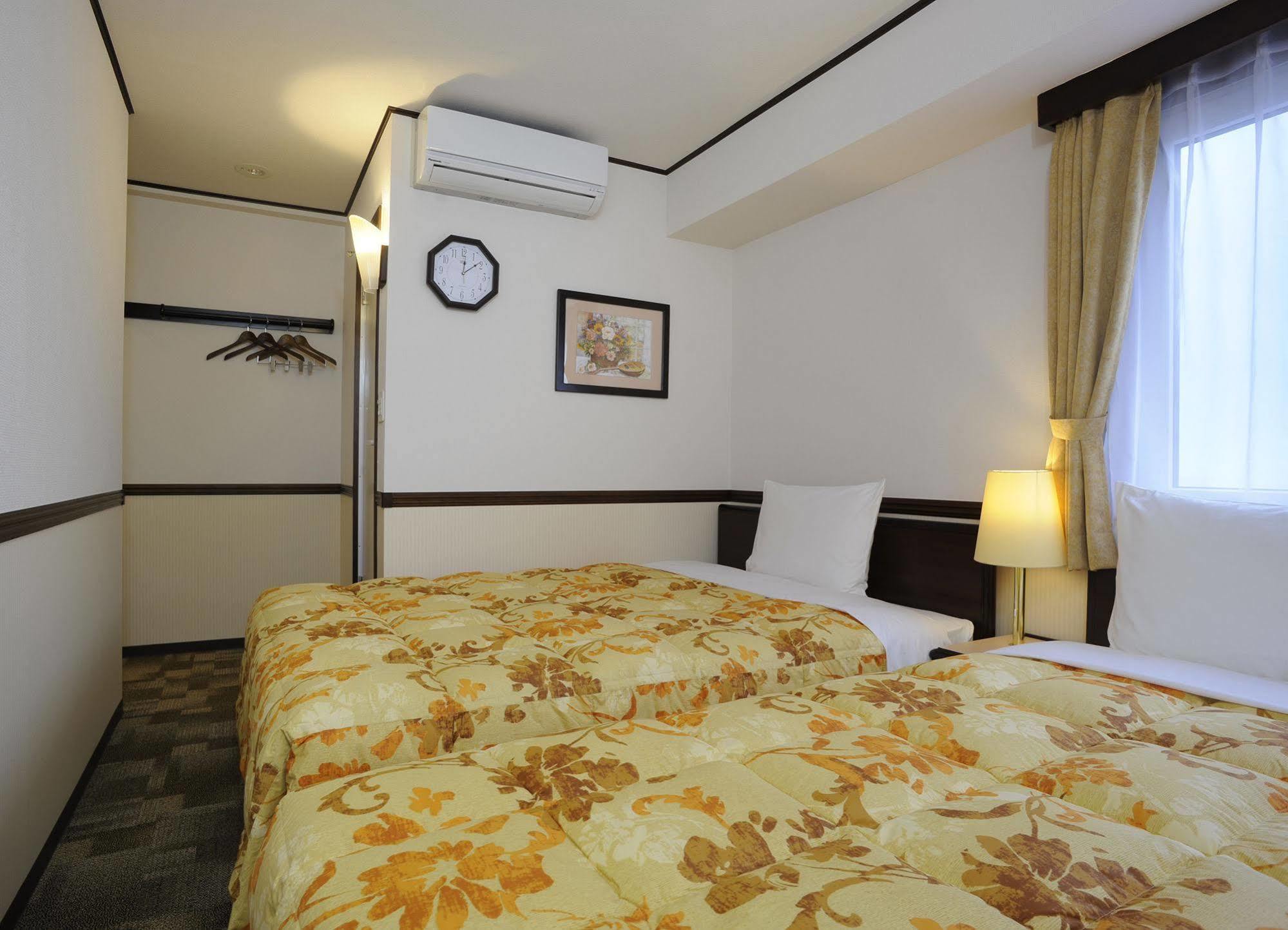 Toyoko Inn Sendai Nishi-Guchi Hirose-Dori Eksteriør bilde