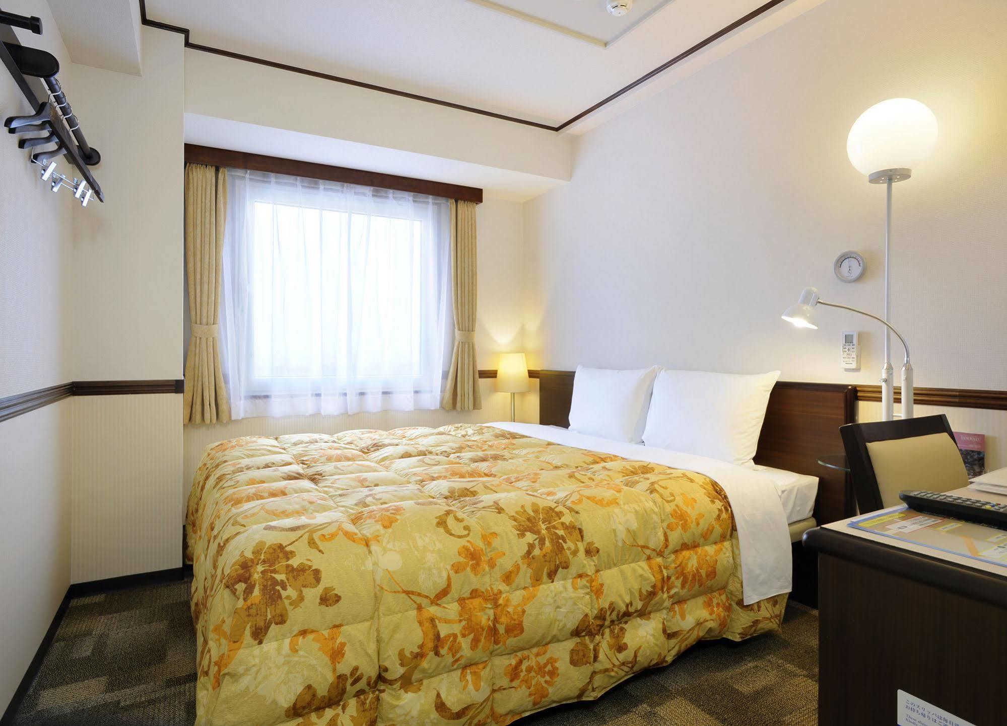 Toyoko Inn Sendai Nishi-Guchi Hirose-Dori Eksteriør bilde